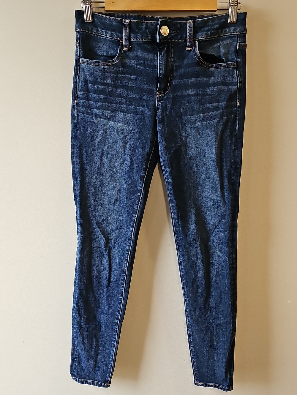 American Eagle Outfitters Super Stretch Size 6 Dark Wash Skinny Jeggings